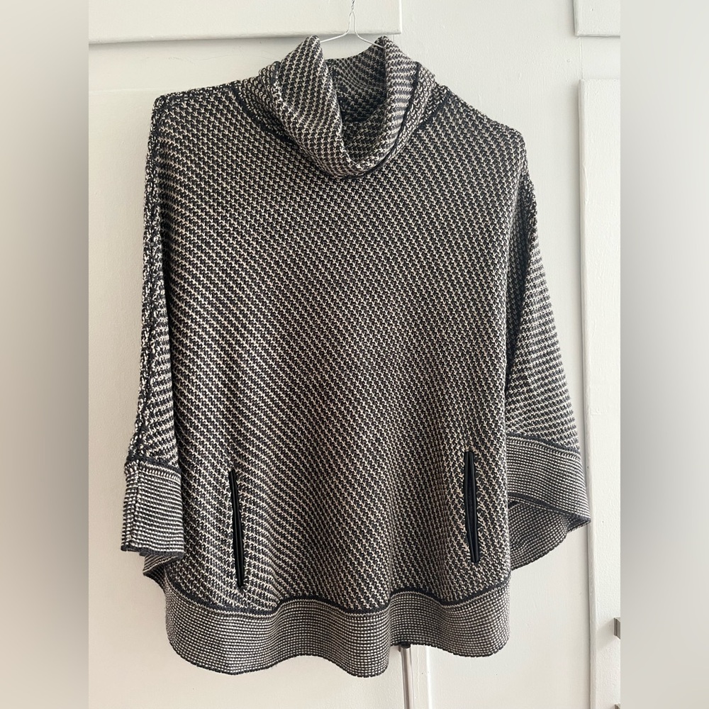 Romeo & Juliet Couture Poncho